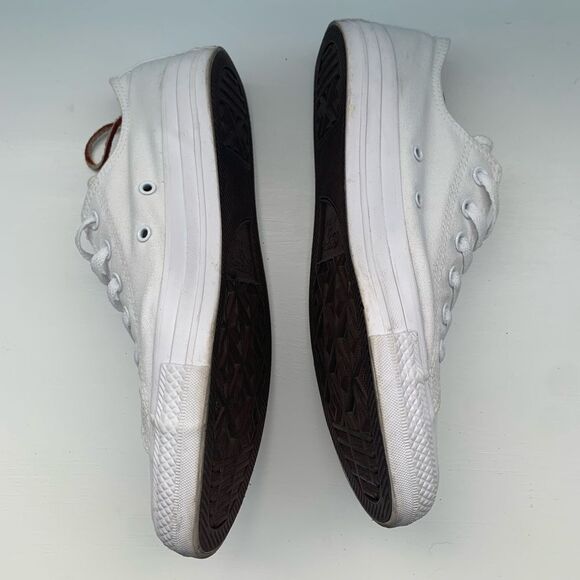 Converse Chuck Taylor’s - Picture 3 of 6